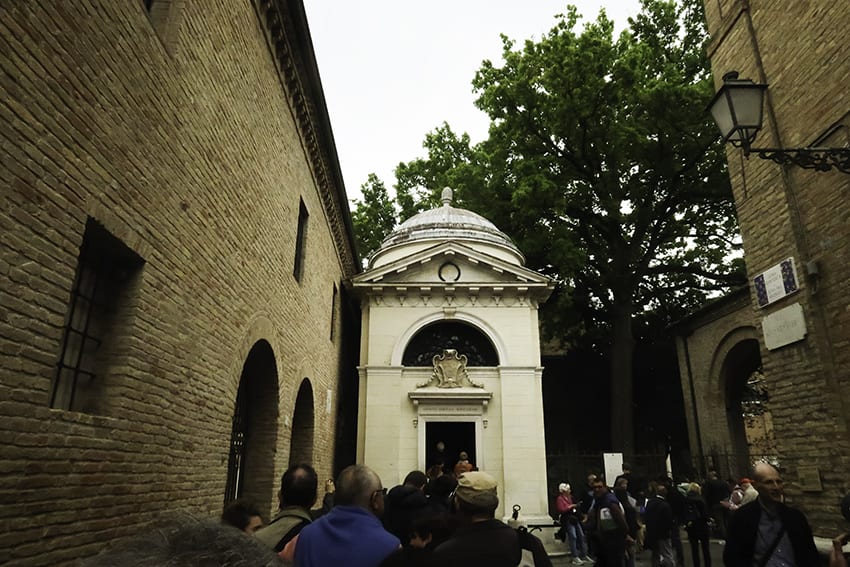 7 of the Best Things to do in Ravenna, Italy 8 Dantes Tomb in Ravenna