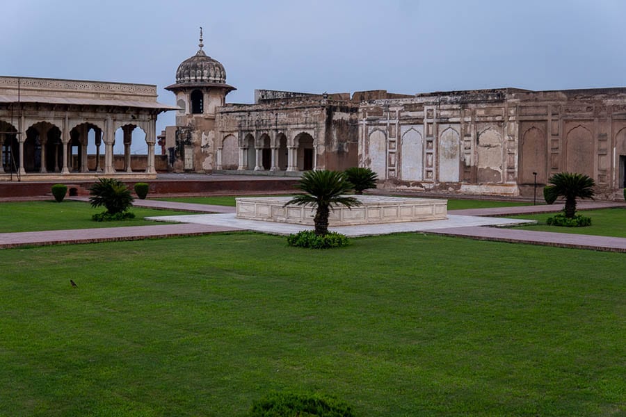 20+ Amazing Unesco Sites In Asia Off The Beaten Track 20 unesco lahore fort collab