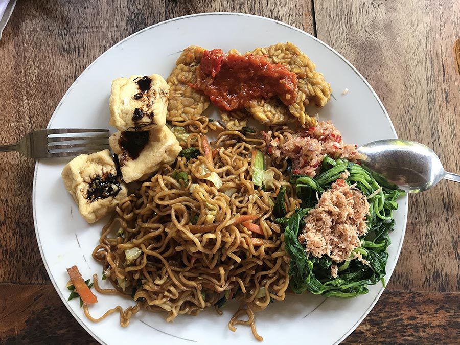 Easy how to make Nasi Goreng, Indonesia's favourite rice dish 3 Mei Goreng at Warung Wayan