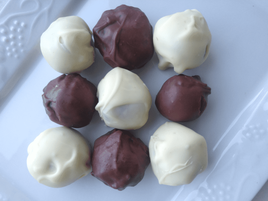 Favourite Christmas Bakes to try this year 12 Amys Cuisine Chocolate Truffles feature image
