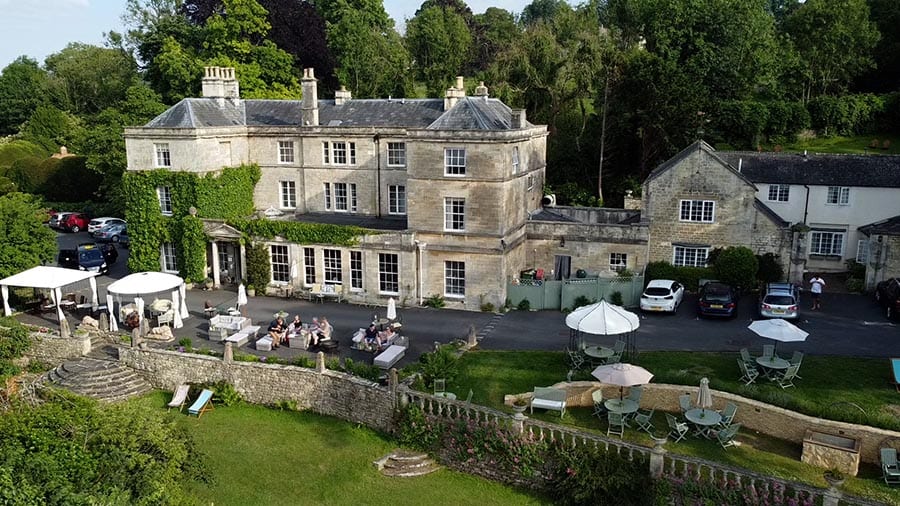 BURLEIGH COURT HOTEL 0029.900