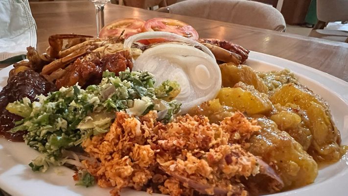 The best food in Sri Lanka to eat (including 5 easy recipes!)