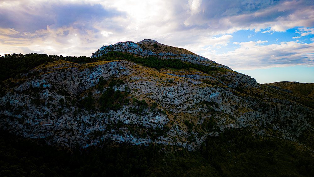 Rock climbing in La Vitora