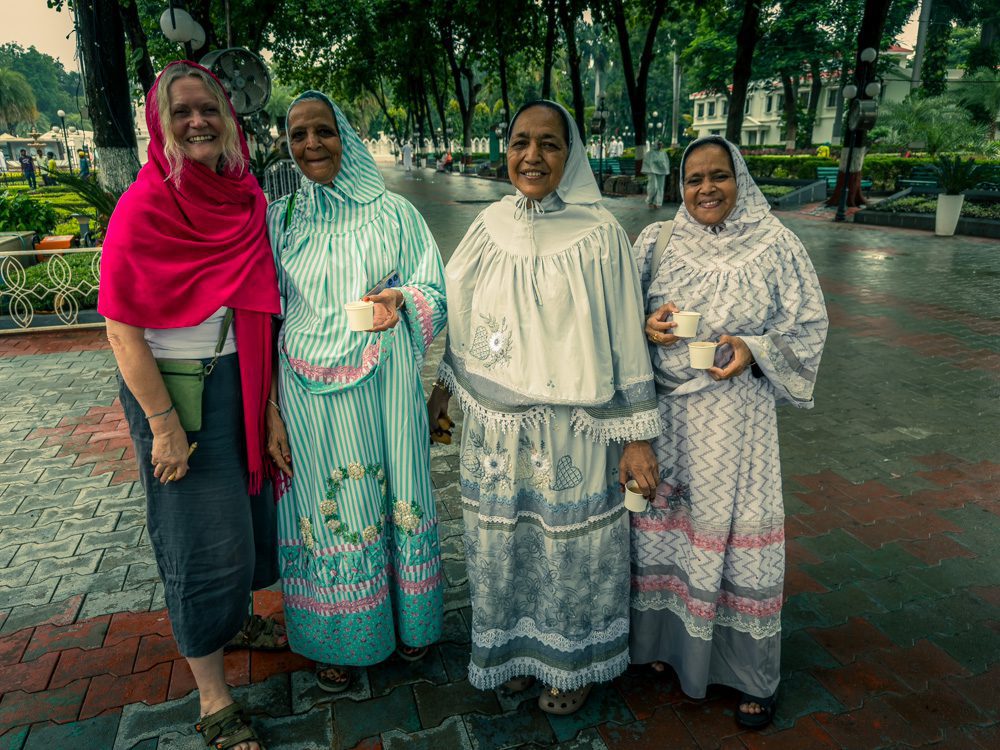 With ladies from the Dawoodi Bohra community who wear a two-piece Rida