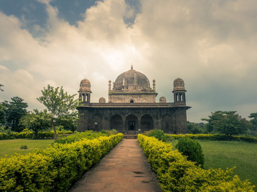 Tomb of Shah Nawaz Khan 1