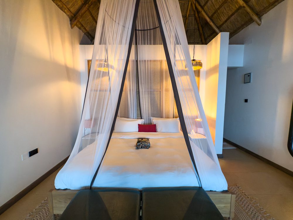 the canopied bed in the "Whydah" suite